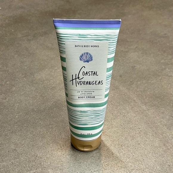 Bath & Body Works Coastal Hydrangeas Ultra Shea Body Cream - Picture 1 of 5